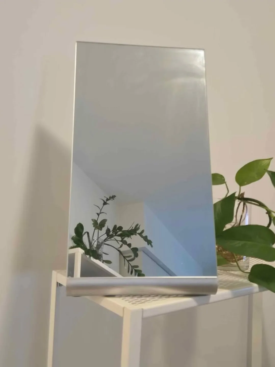 IKEA TYSNES Table Mirror - 8 3/4x15 1/4" image indicator(3)