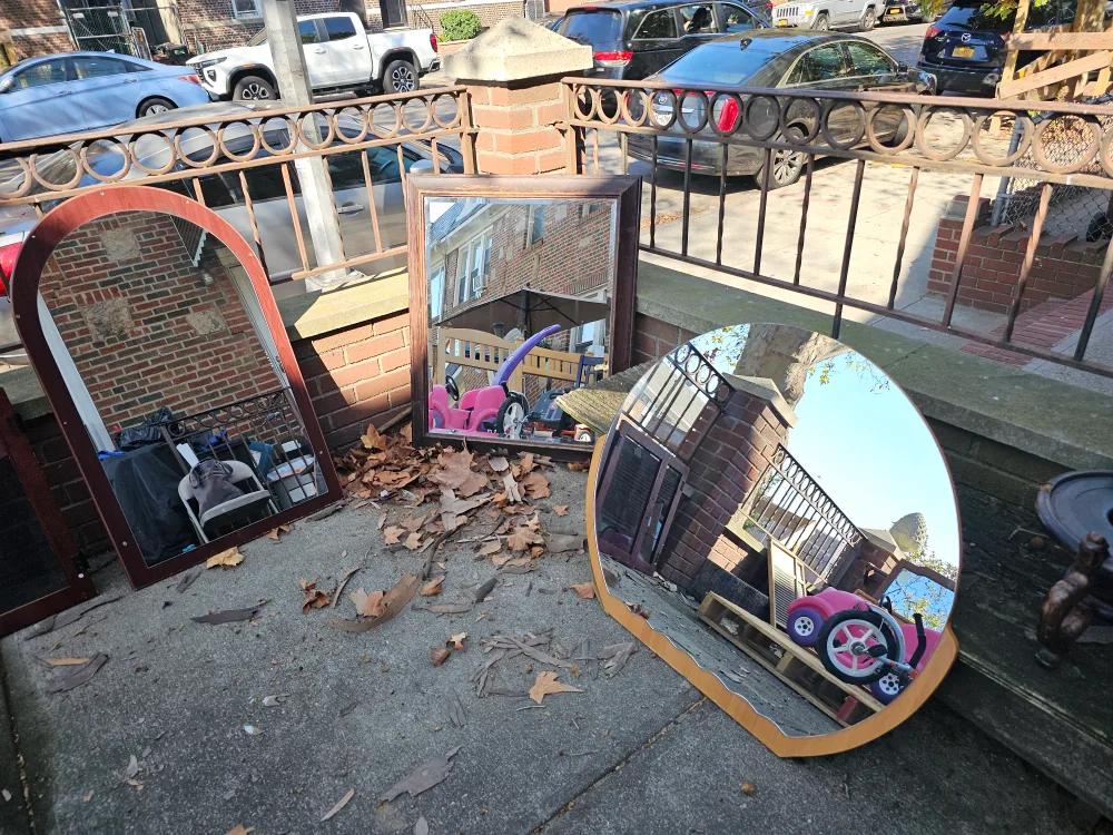 YARD AND GARAGE SALE TODAY!! image indicator(3)