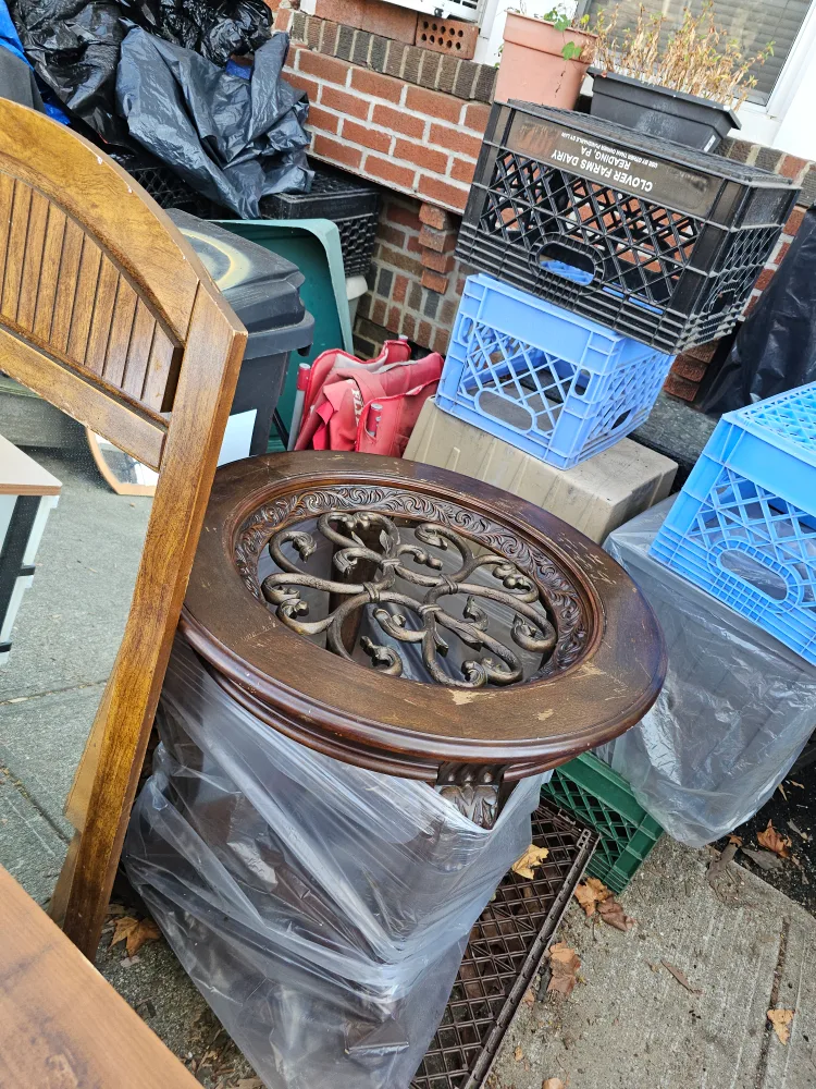 YARD AND GARAGE SALE TODAY!! image indicator(5)