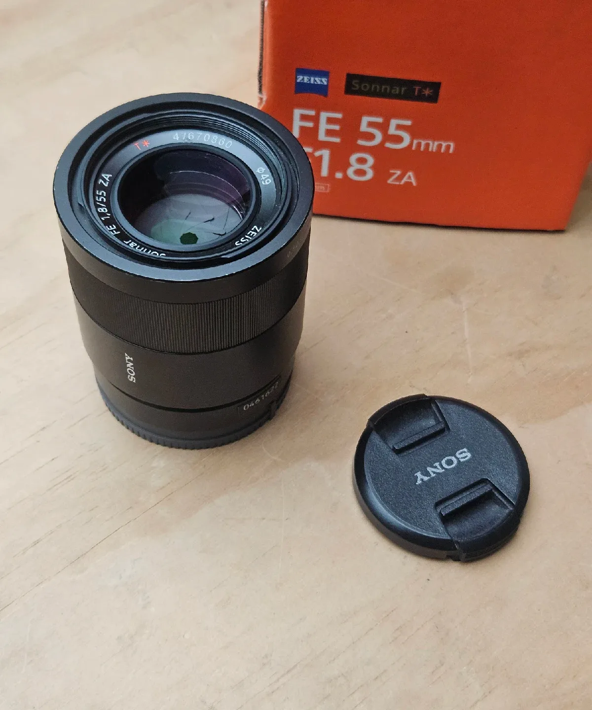 Sony Zeiss Sonnar FE 55mm F1.8 ZA Lens