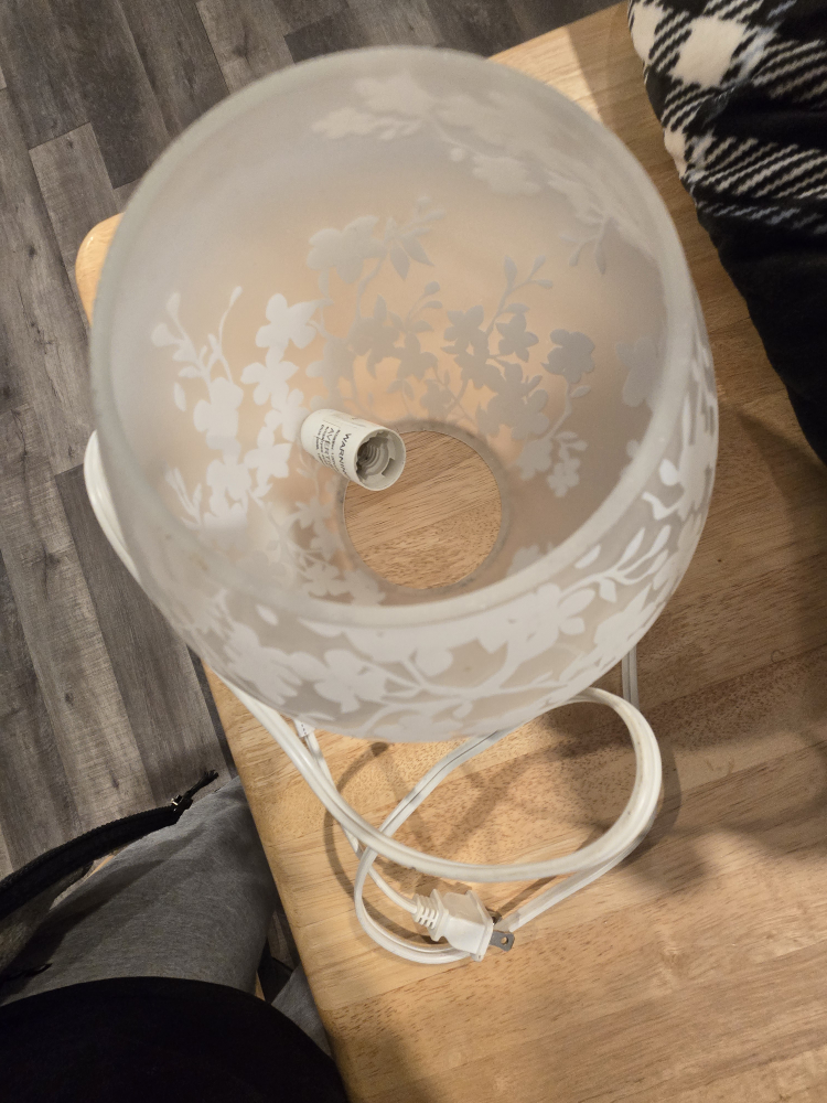 White Floral Patterned Electric light - photo 2
