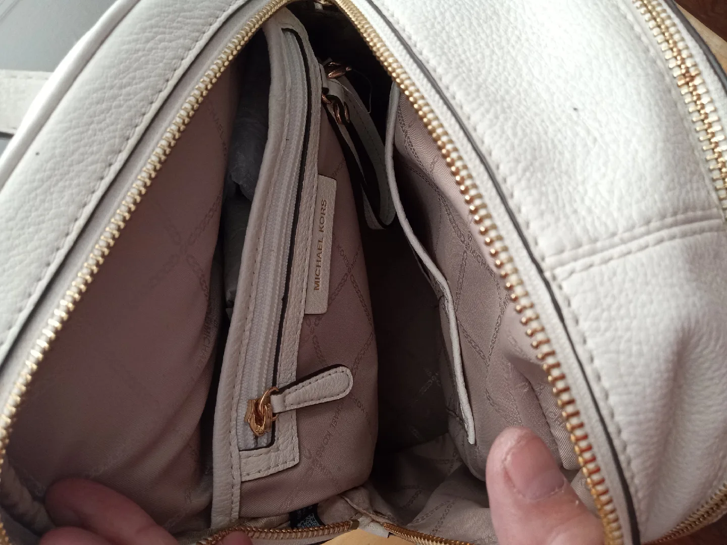 Brand New "Michael Kors White Leather Backpack image indicator(7)