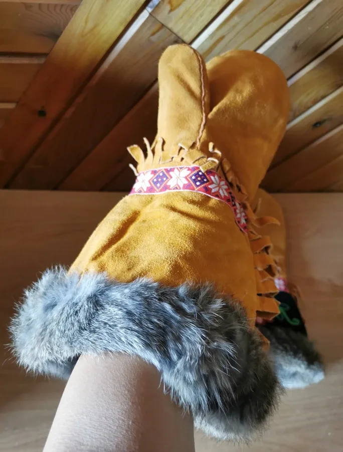 Native American Mittens image indicator(2)