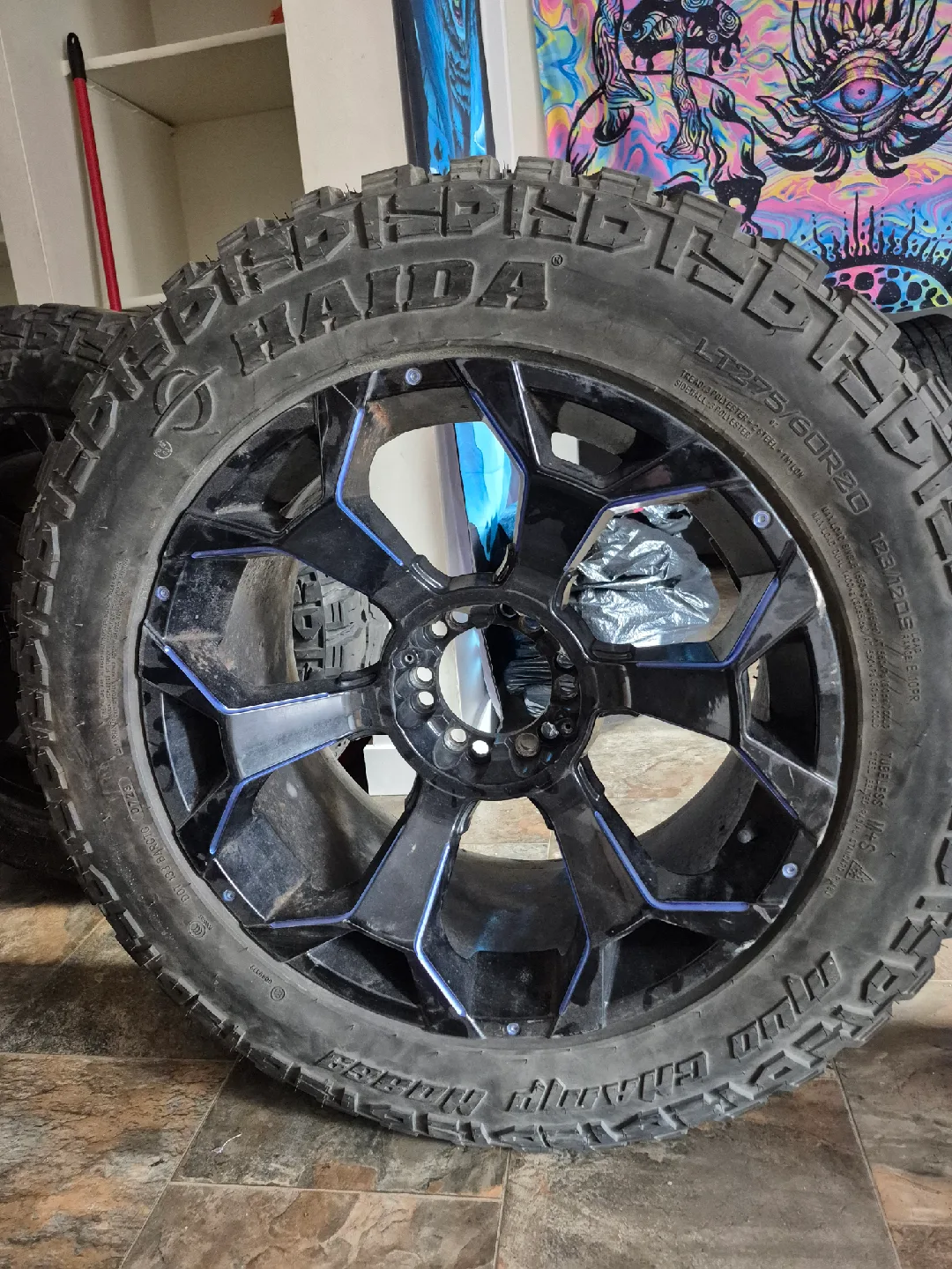 Haida Mud Champ Tires And Rims LT275/60R20 - Set of 4 image indicator(2)