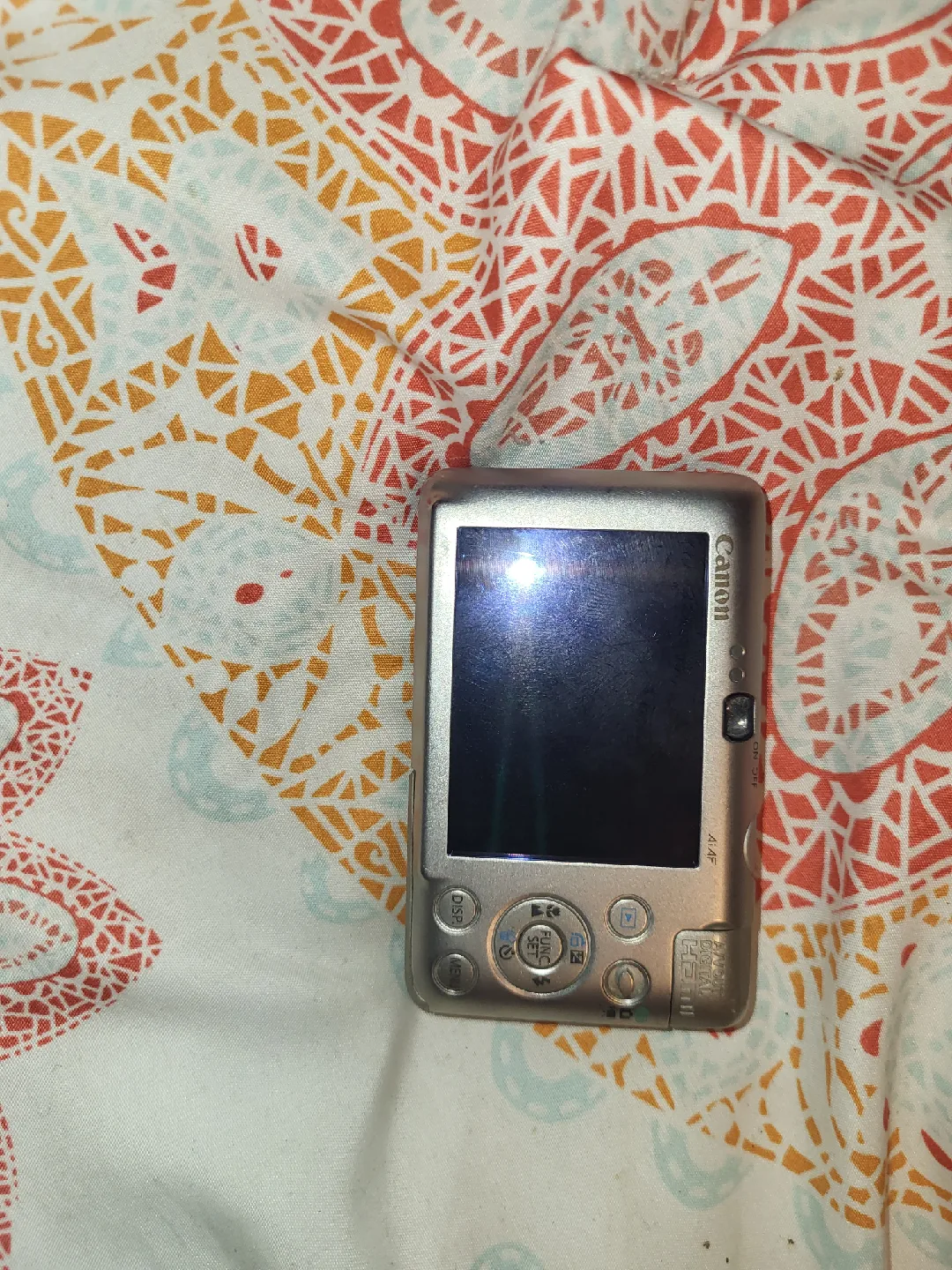 Canon Digital IXUS 100 IS Camera thumbnail