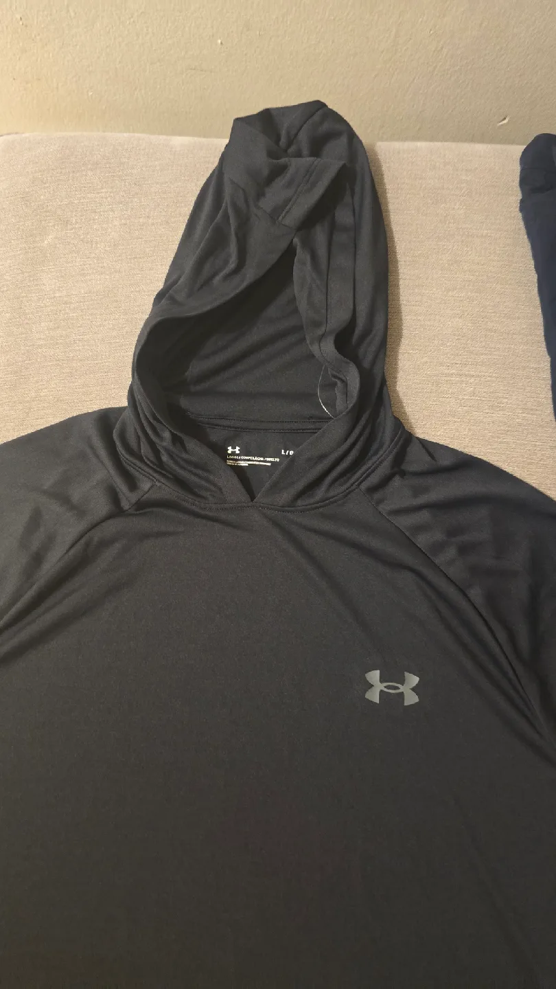 Under Armour Black Hoodie - Size L image indicator(3)