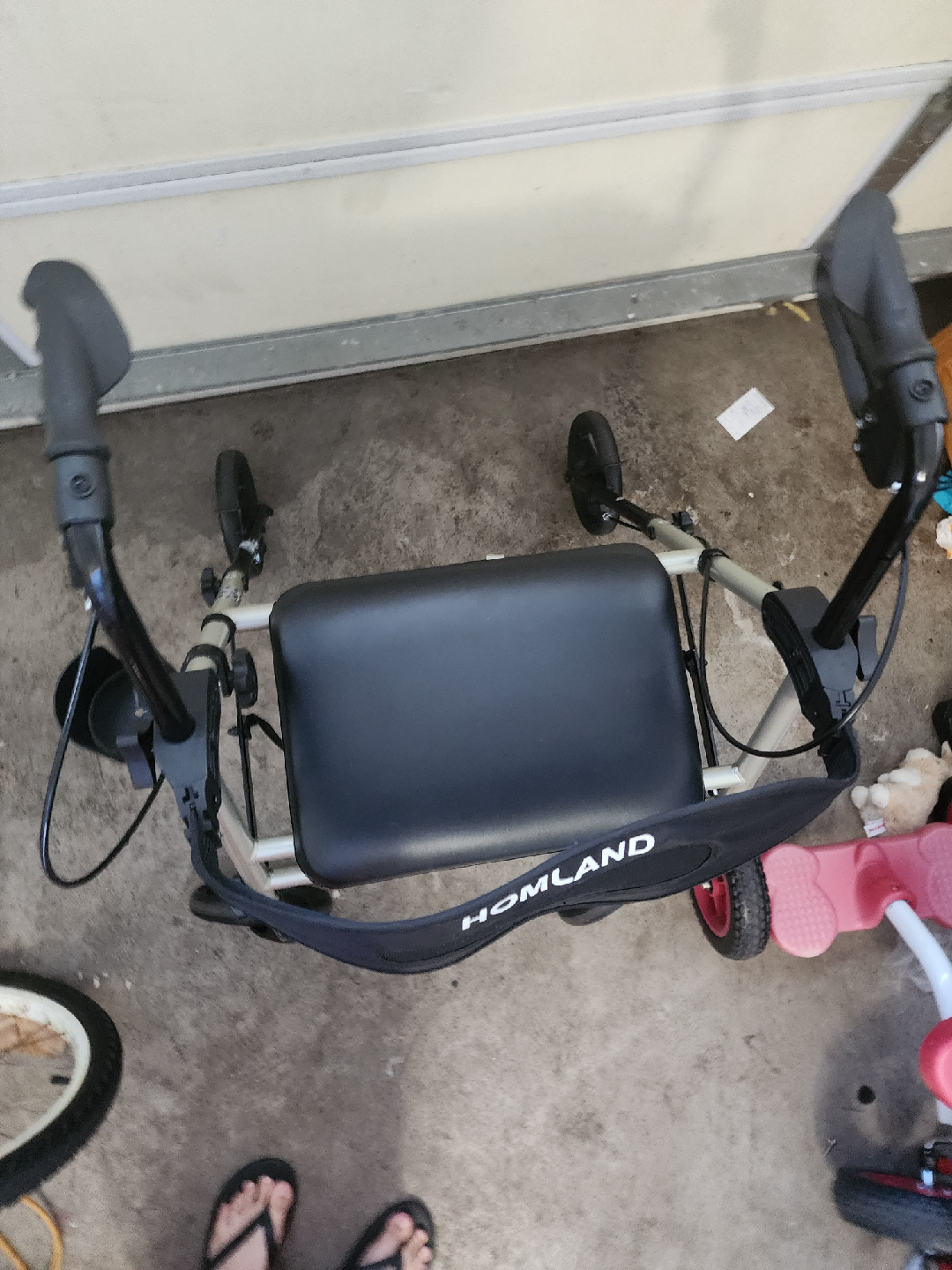 HOMLAND Rollator Walker - photo 3