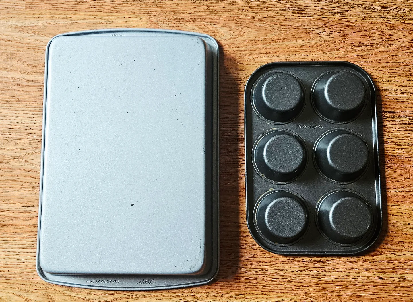 Wilton Baking Pan & Betty Crocker Muffin Tin ✨️🥕 image indicator(2)