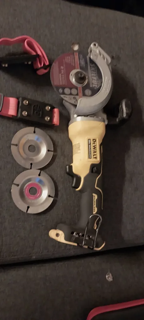 DeWalt 20V MAX Cordless Cut-Off Tool Kit thumbnail