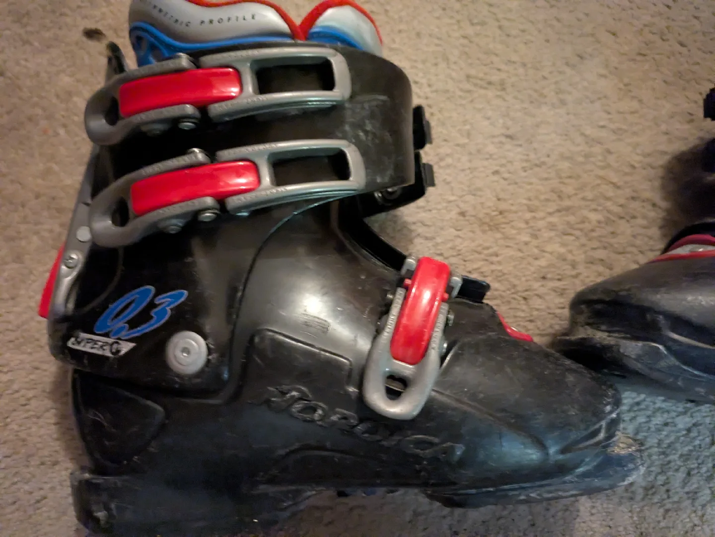 Nordica Hyper G Q3 Ski Boots, kids size 5 image indicator(2)