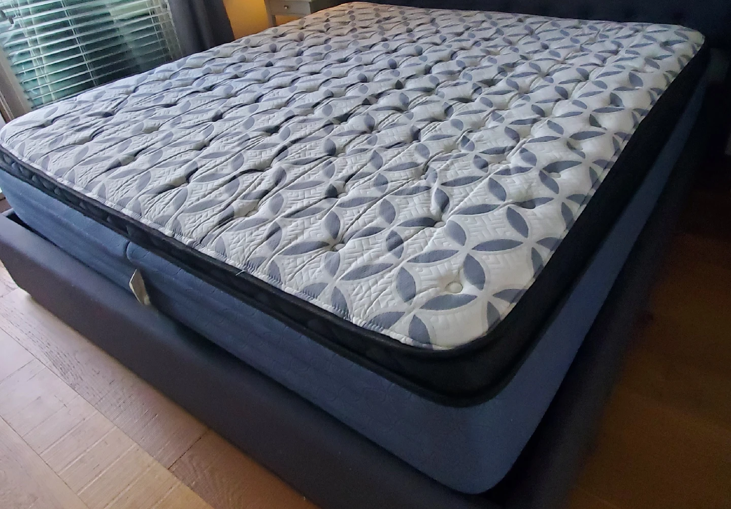 King size mattress - photo 4