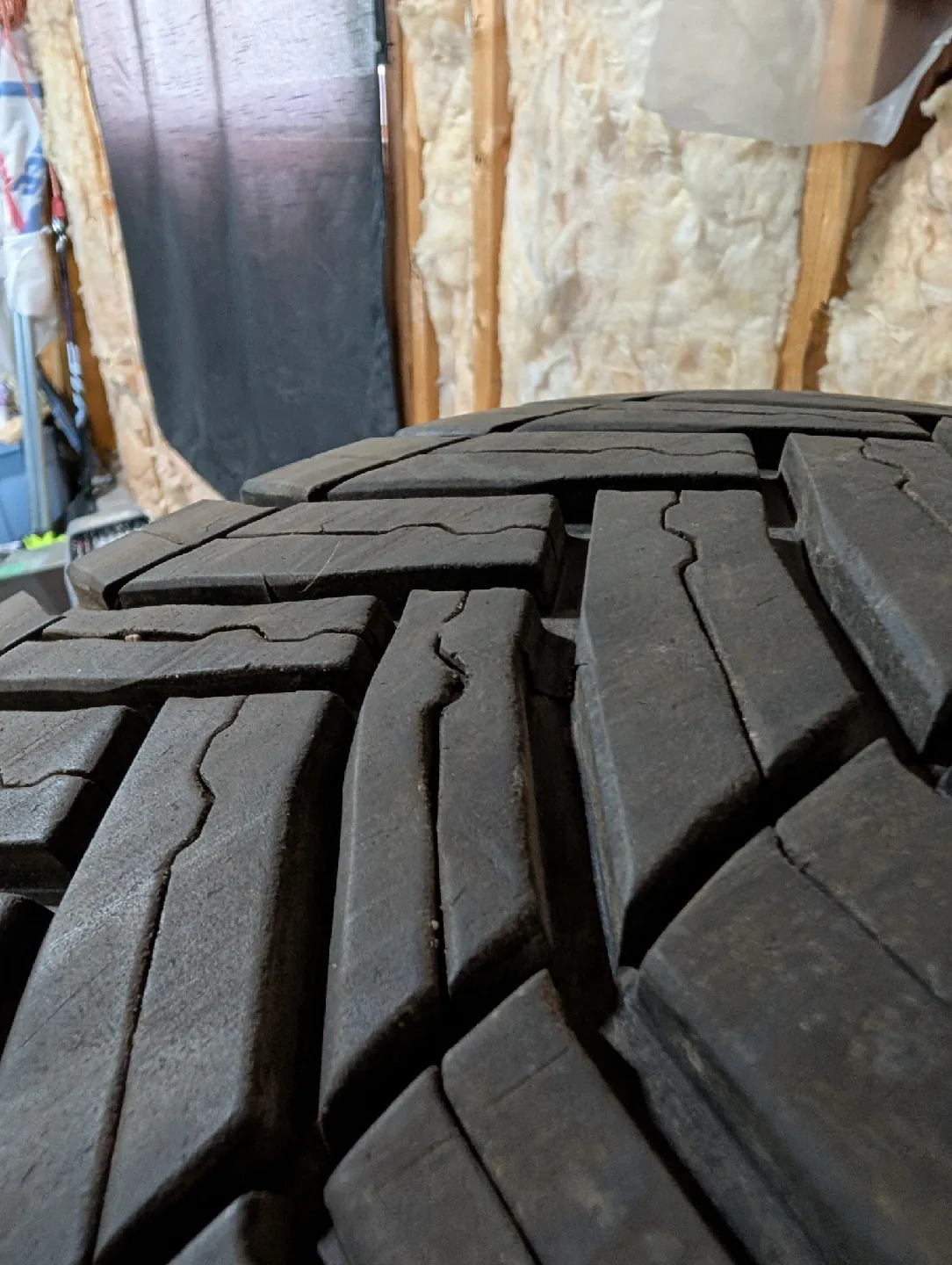 (4)-225/75R16 Michelin Agilis Crossclimate All Weather Tires image indicator(6)