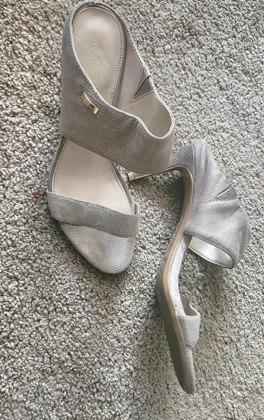 Women Shoes thumbnail