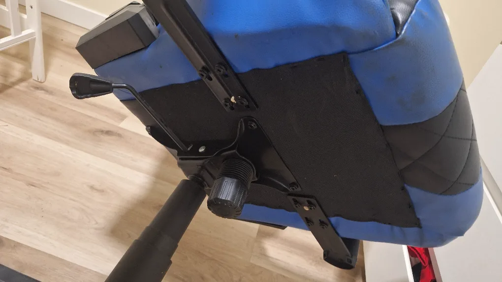 Blue and Black Gaming Chair image indicator(4)