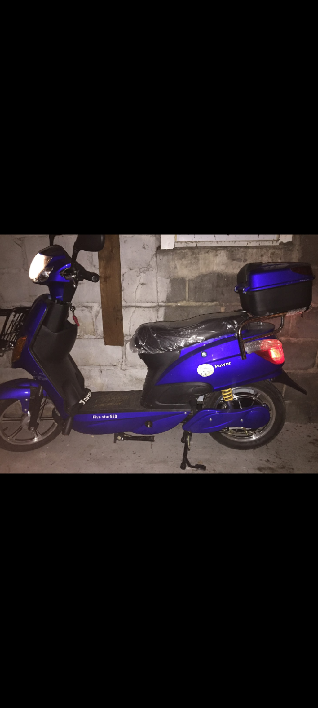 Kuway Five Star 550 Electric Scooter - Blue