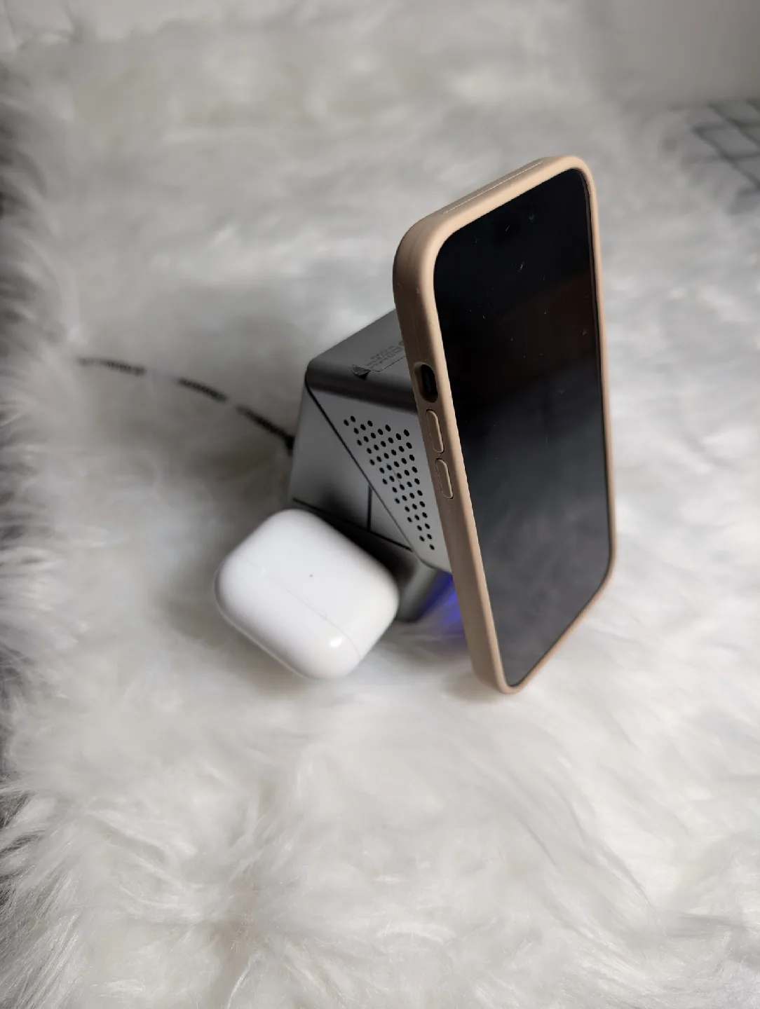 3-in-1 Magnetic Wireless Charger - New! image indicator(9)