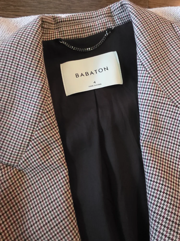 Aritzia Babaton Plaid Blazer - Size 4 image indicator(2)