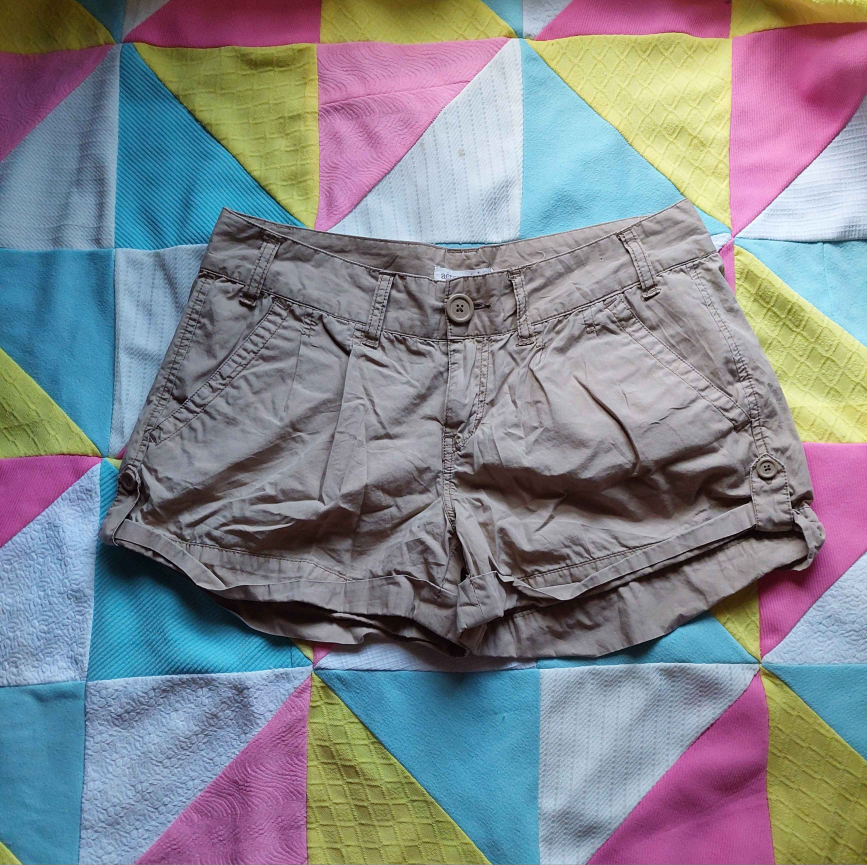 Khaki Aeropostale short shorts