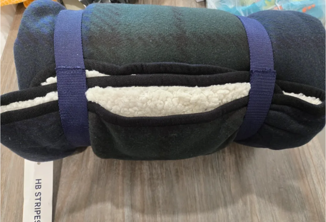 HB Stripes Fleece Blanket Roll - New image indicator(2)