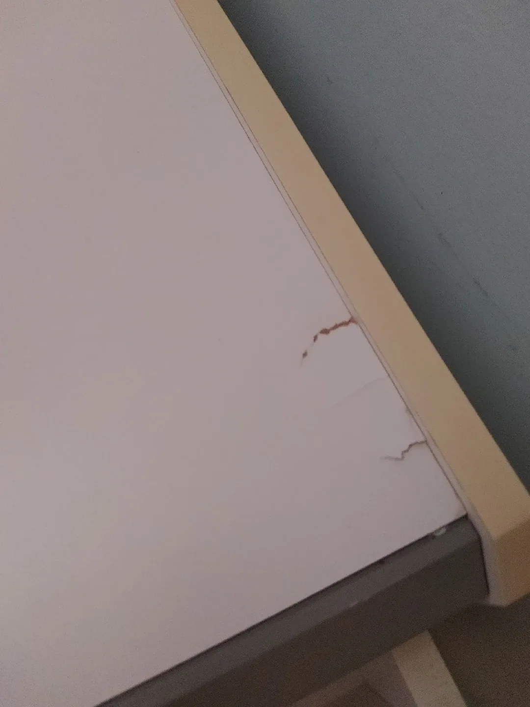 🎃LARGE THREE DRAWER WHITE DRESSER GREAT CONDITION. image indicator(6)