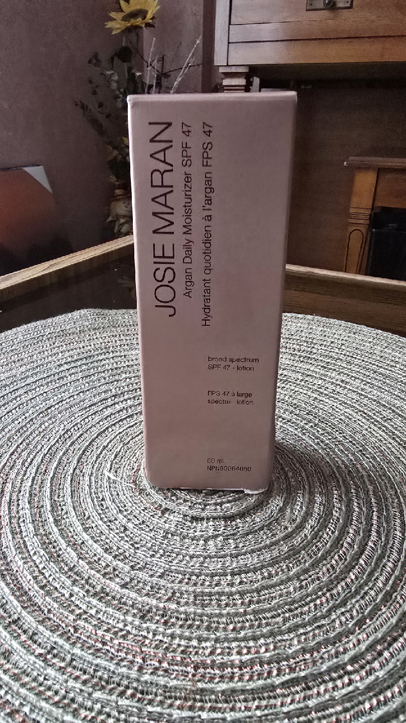 Josie Maran Argan Daily Moisturizer SPF 47