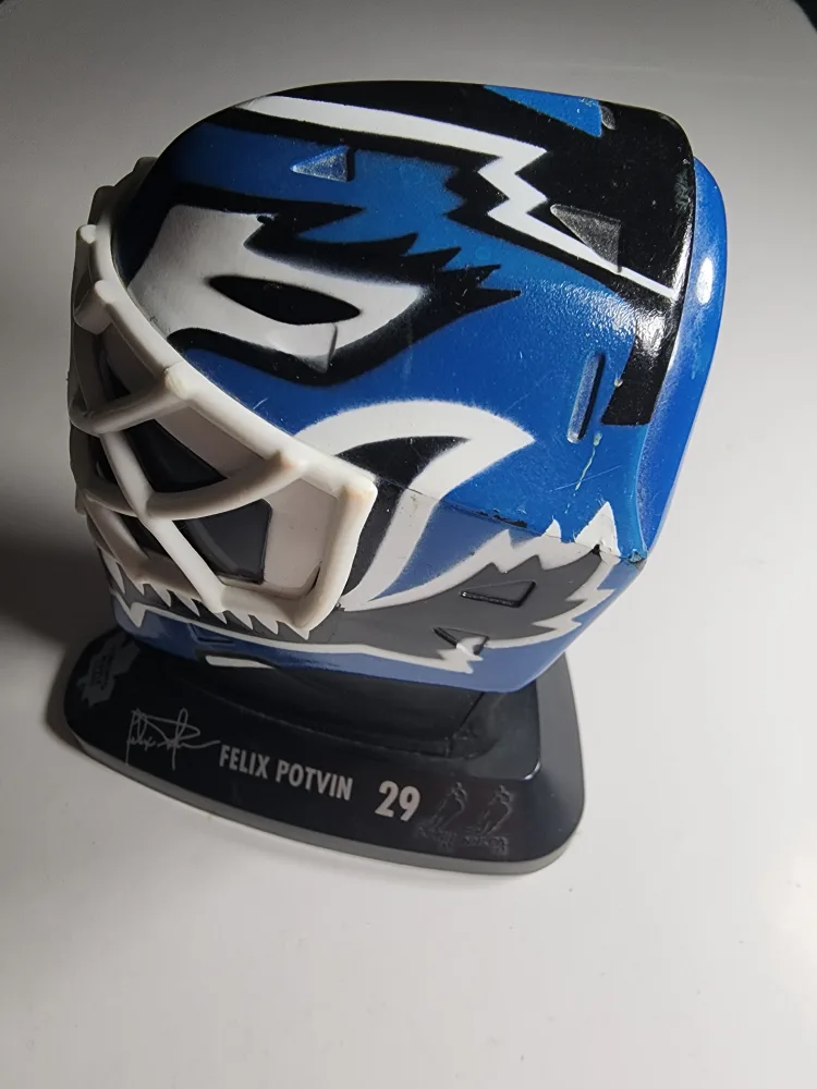 Toronto Maple Leafs Felix Potvin Goalie Mask Figurine image indicator(3)