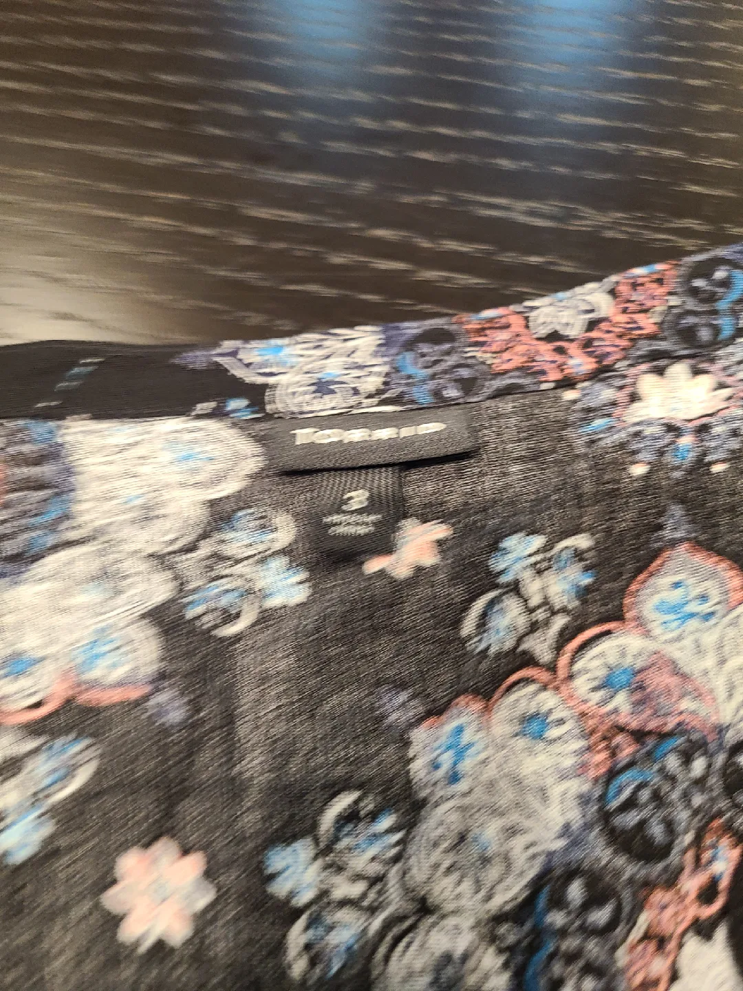 Torrid Floral Blouse Size 2 image indicator(2)