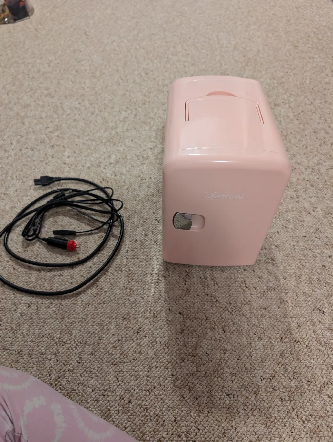 AstroAI Hot + Cool - 6 Cans Mini Fridge