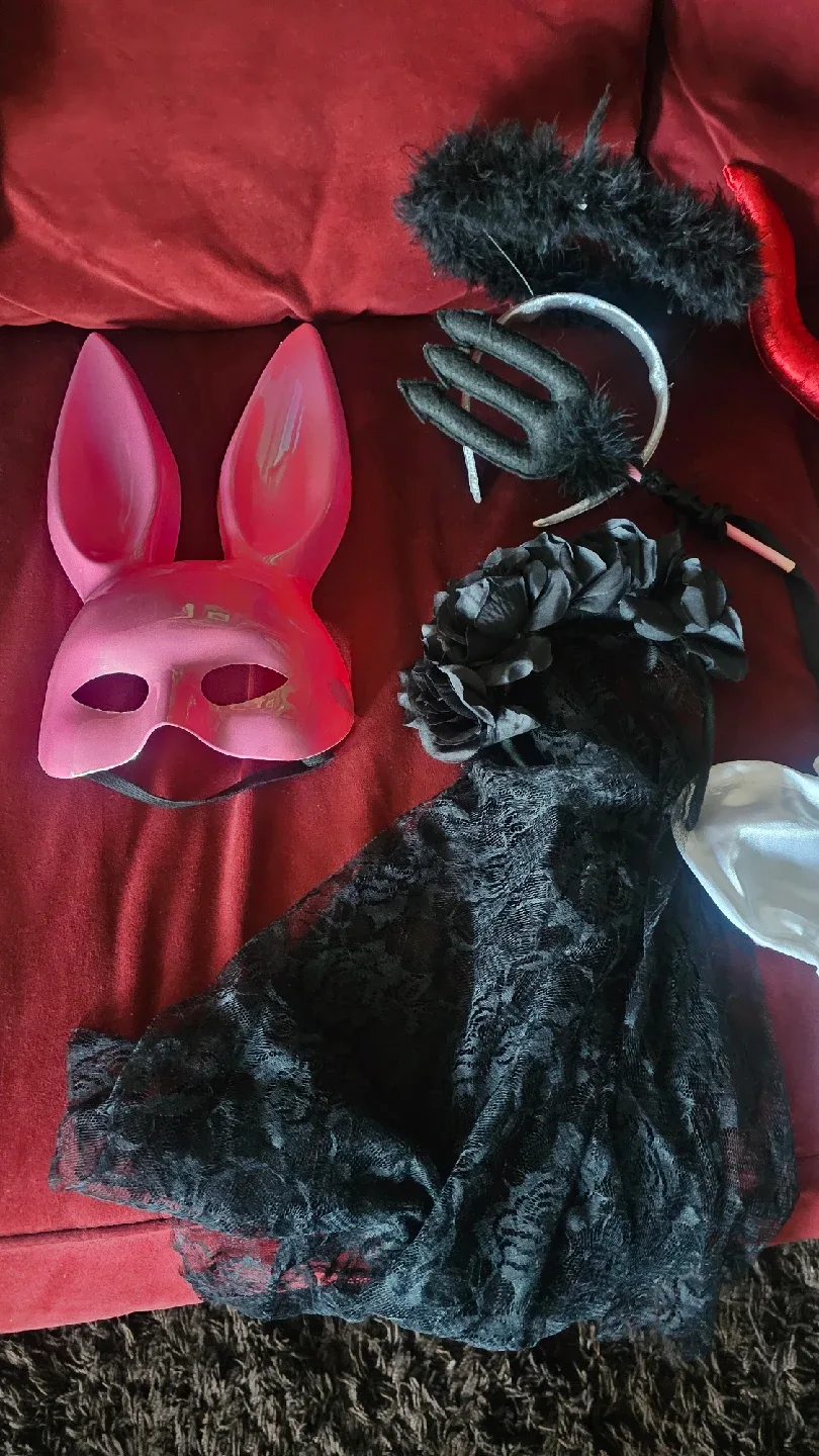 Halloween Costume Accessories Lot thumbnail