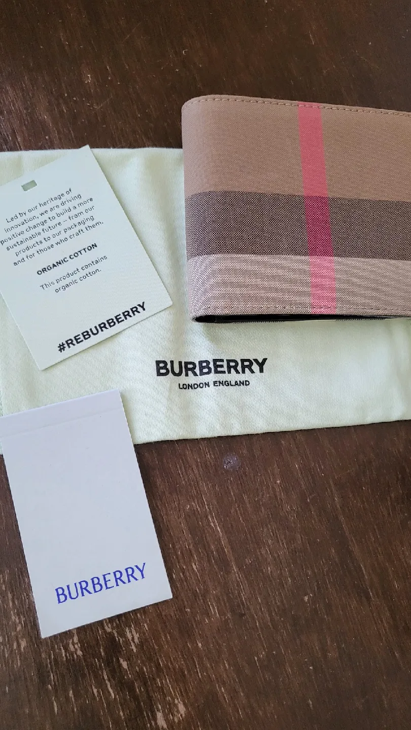 Burberry London England Wallet image indicator(2)