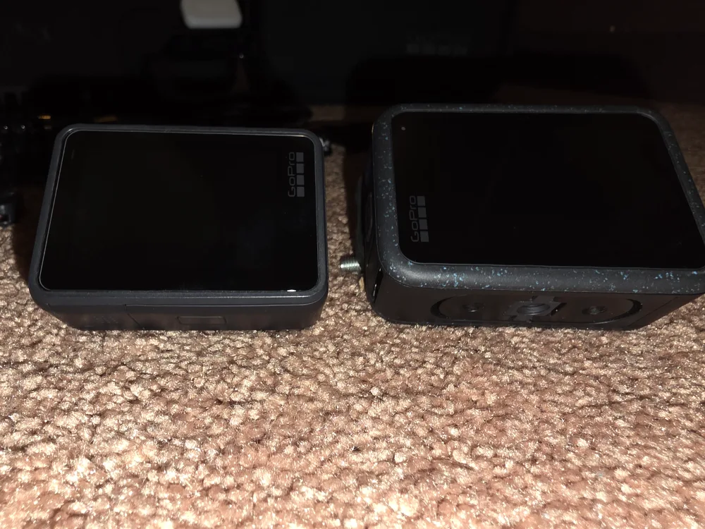 GoPro Hero 7 & Hero 12 Black Bundle image indicator(2)