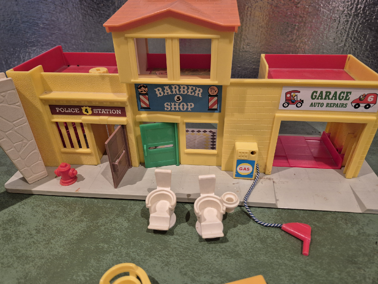 Vintage Fisher-Price Little People Town & Vehicles - photo 2