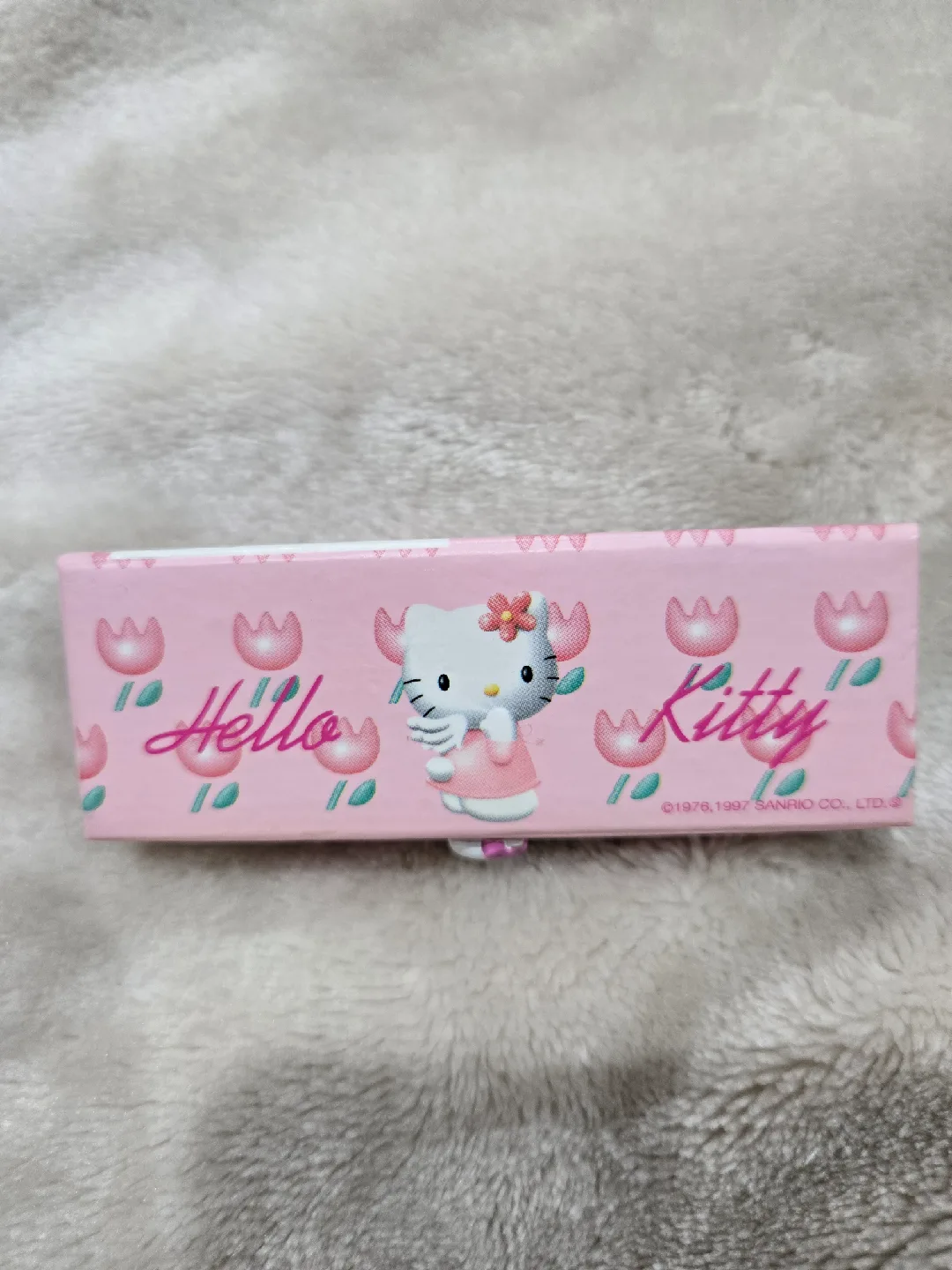 Hello Kitty Pink Vintage Lipstick case image indicator(2)