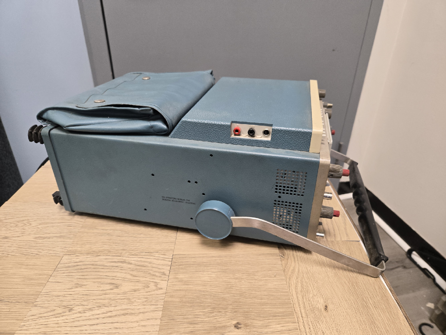 Tektronix 465B Oscilloscope - photo 3