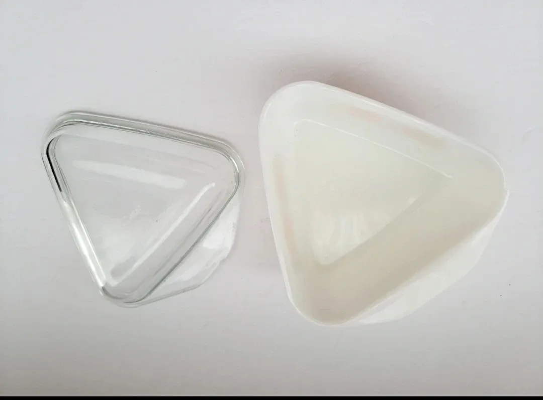 Vintage Pyrex Butterfly Gold Loaf Pan with Lid image indicator(4)