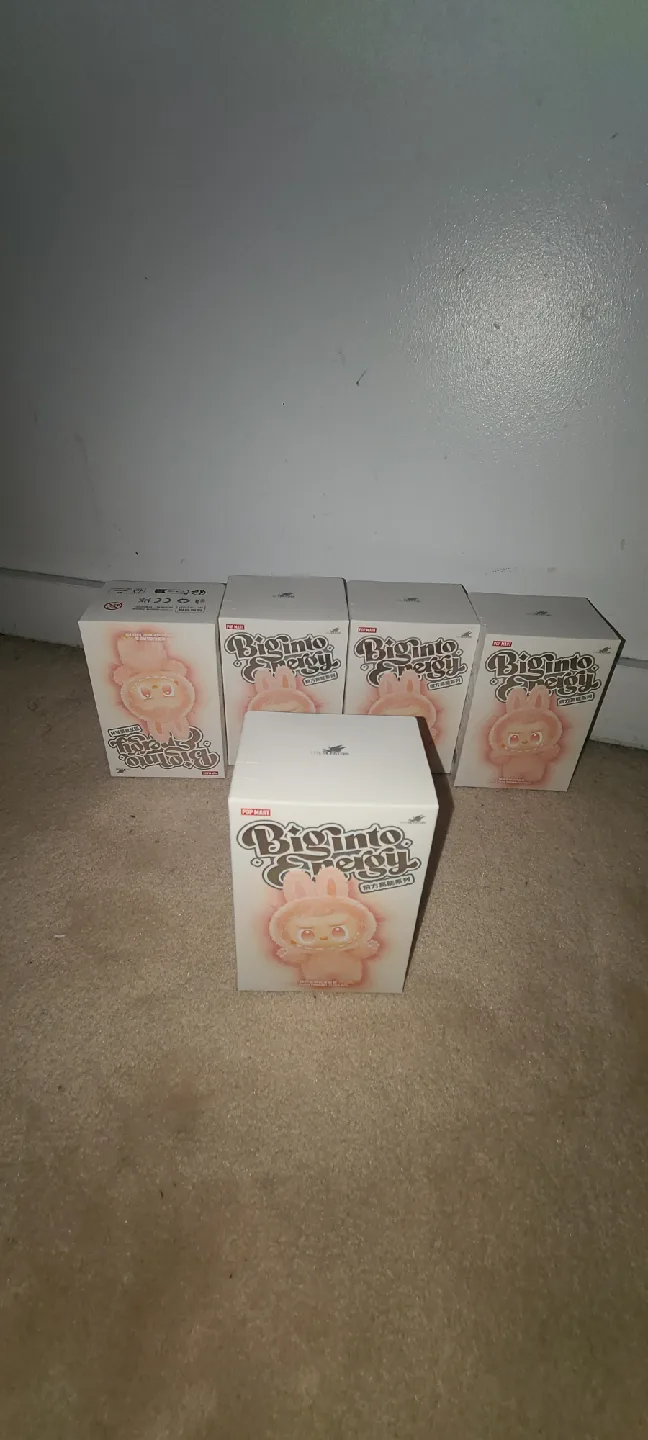 Labubu Big Into Energy - Love image indicator(3)