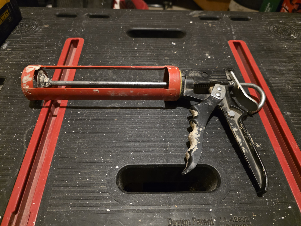 Used Caulk Gun - photo 2