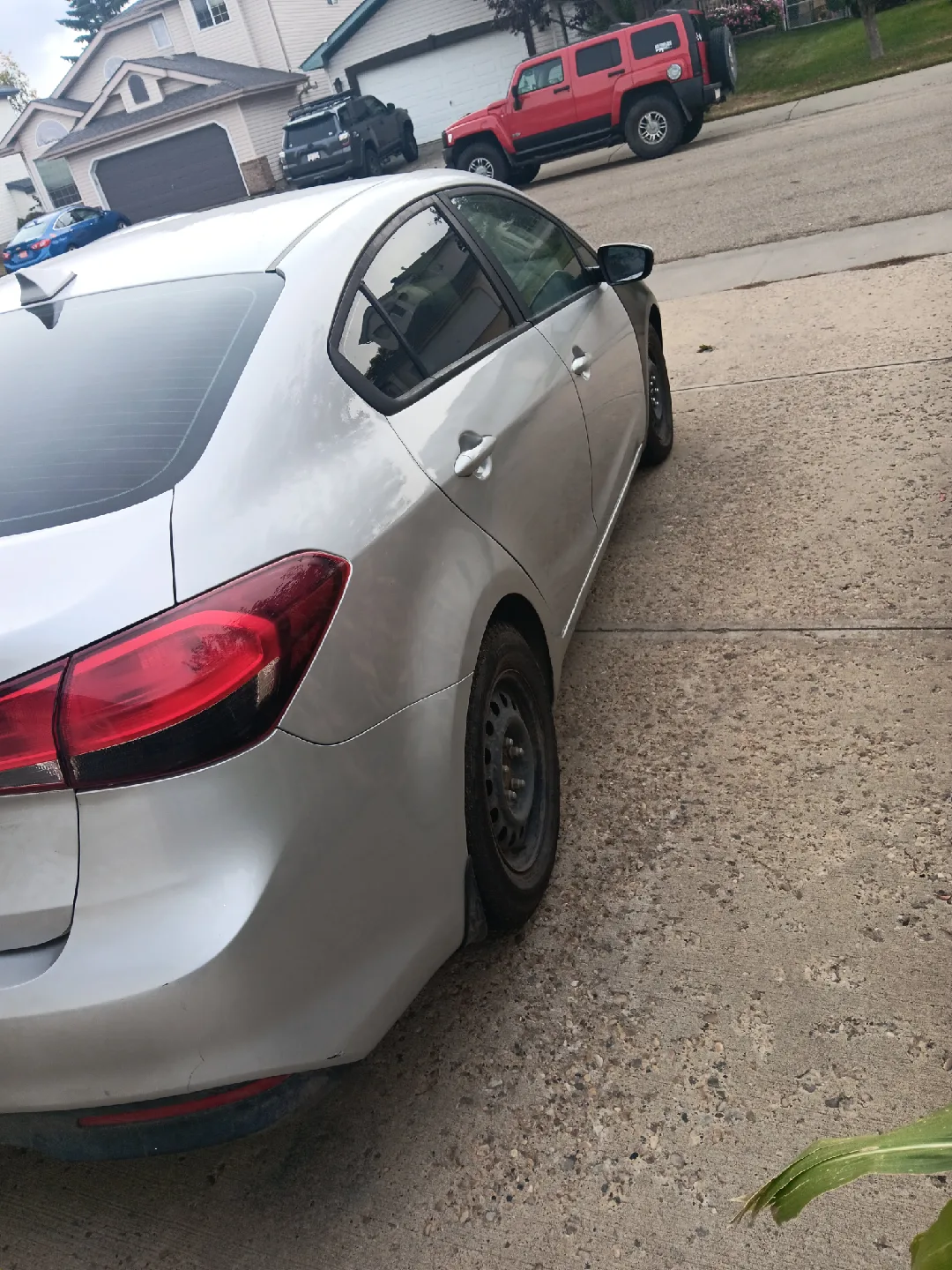 Silver Kia Forte  2017 image indicator(4)