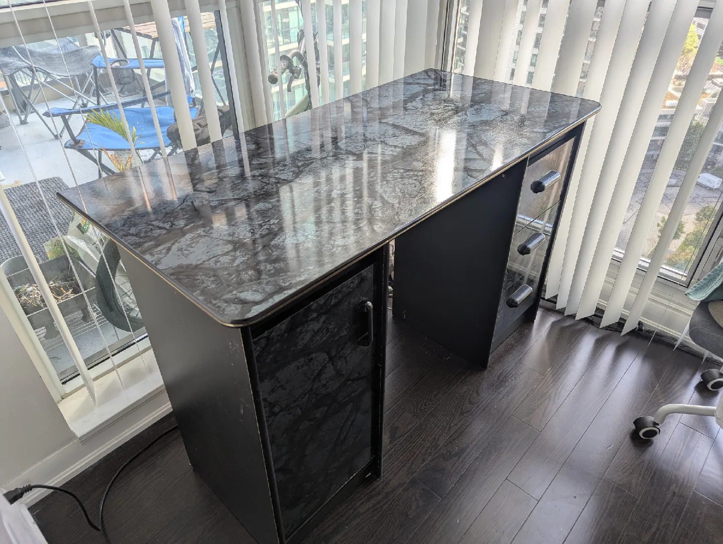 Black Office Desk with Marble-look Top image indicator(3)