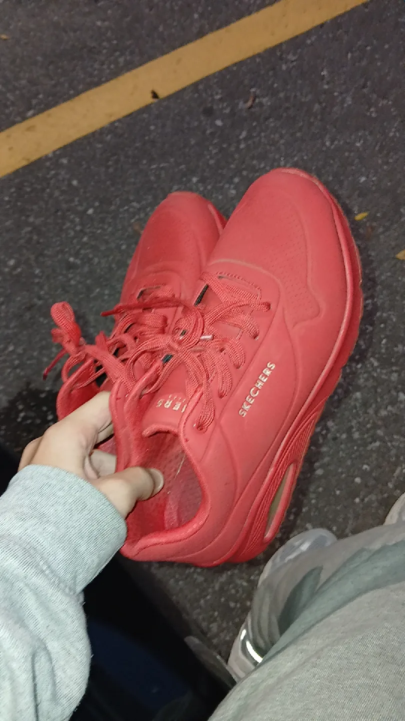 Skechers UNO Stand On Air Red Shoes image indicator(3)