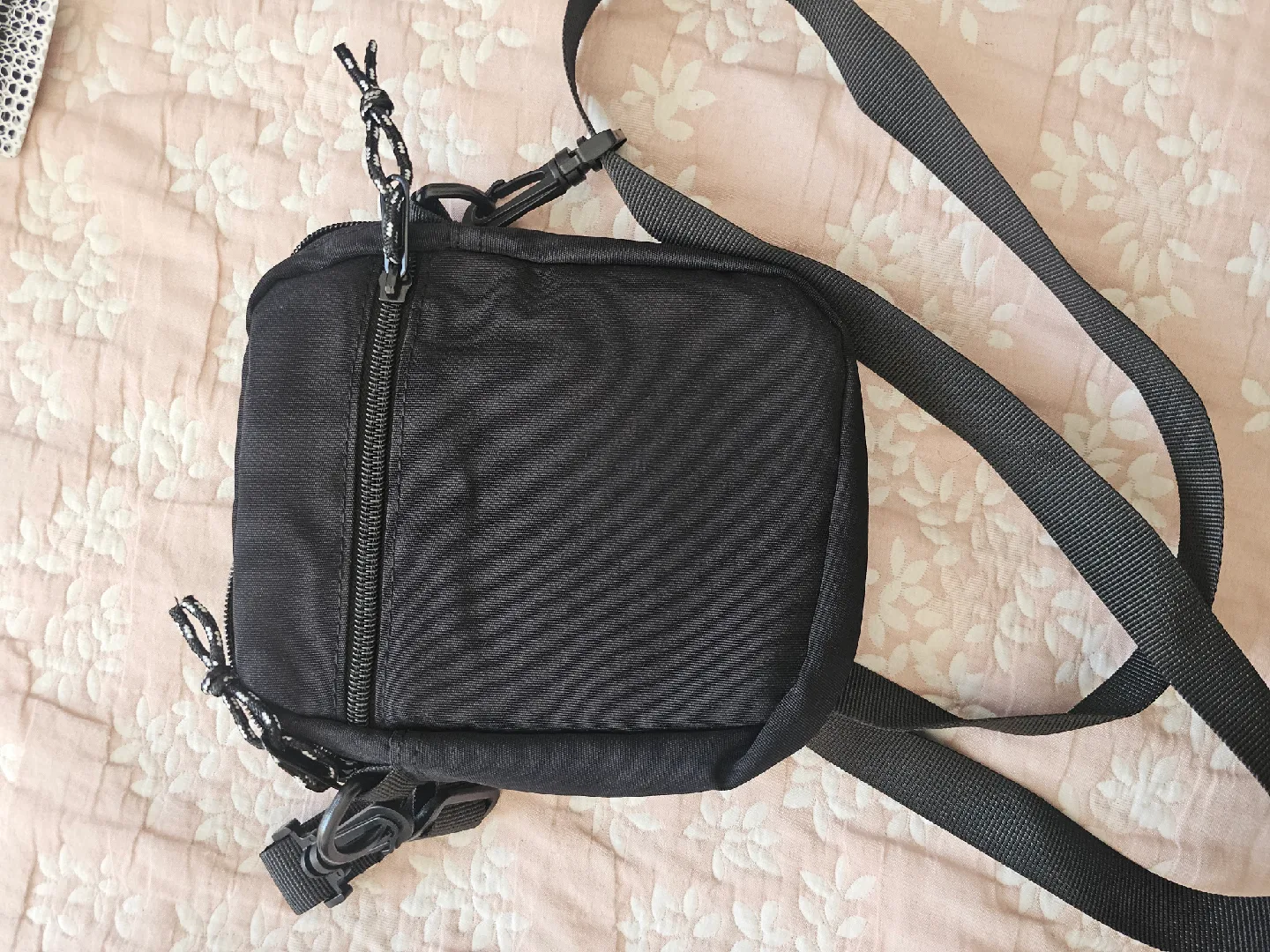 CAT Black Crossbody Bag image indicator(2)