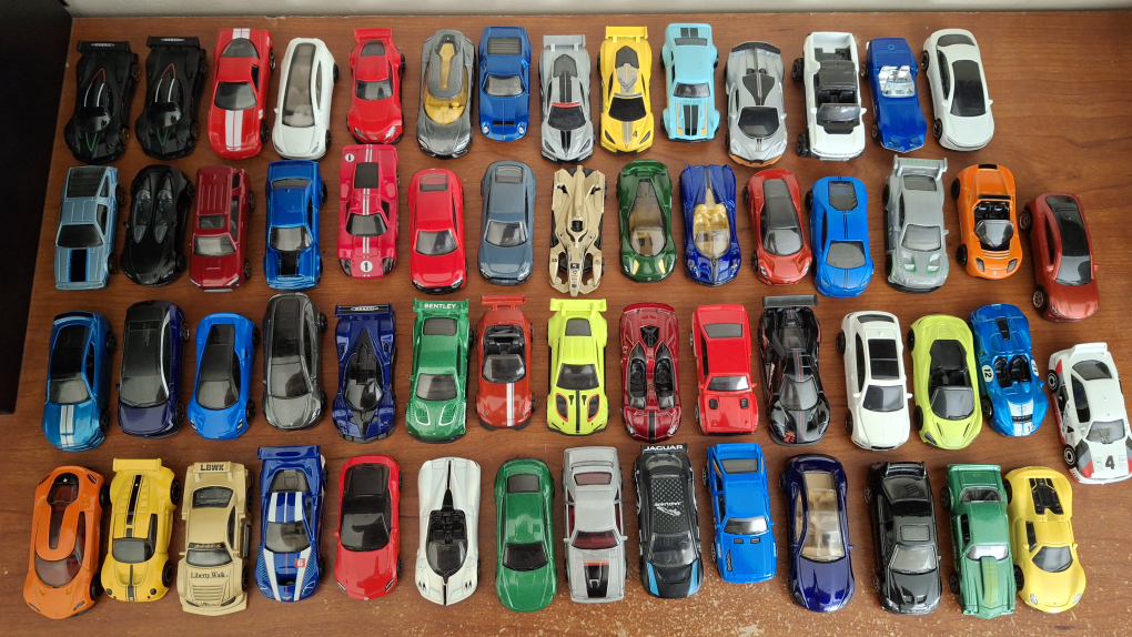 Loose Hot Wheels / Matchbox Lot (58 Cars)
