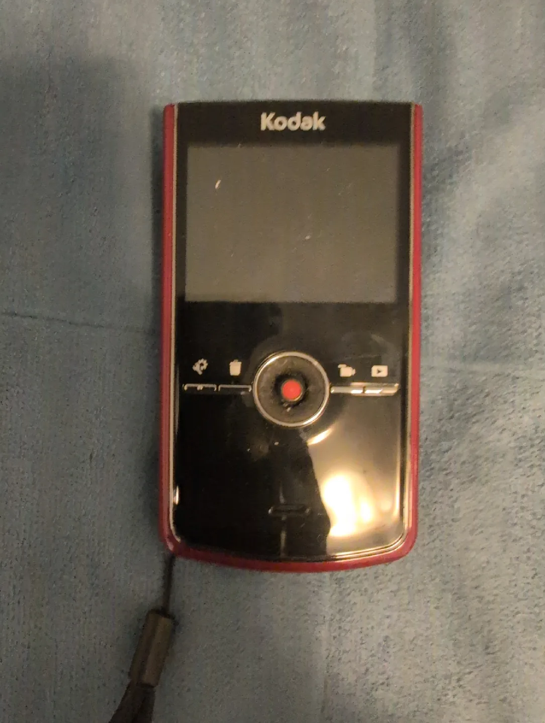 Kodak Zi8 Pocket Video Camera - Burgundy image indicator(2)