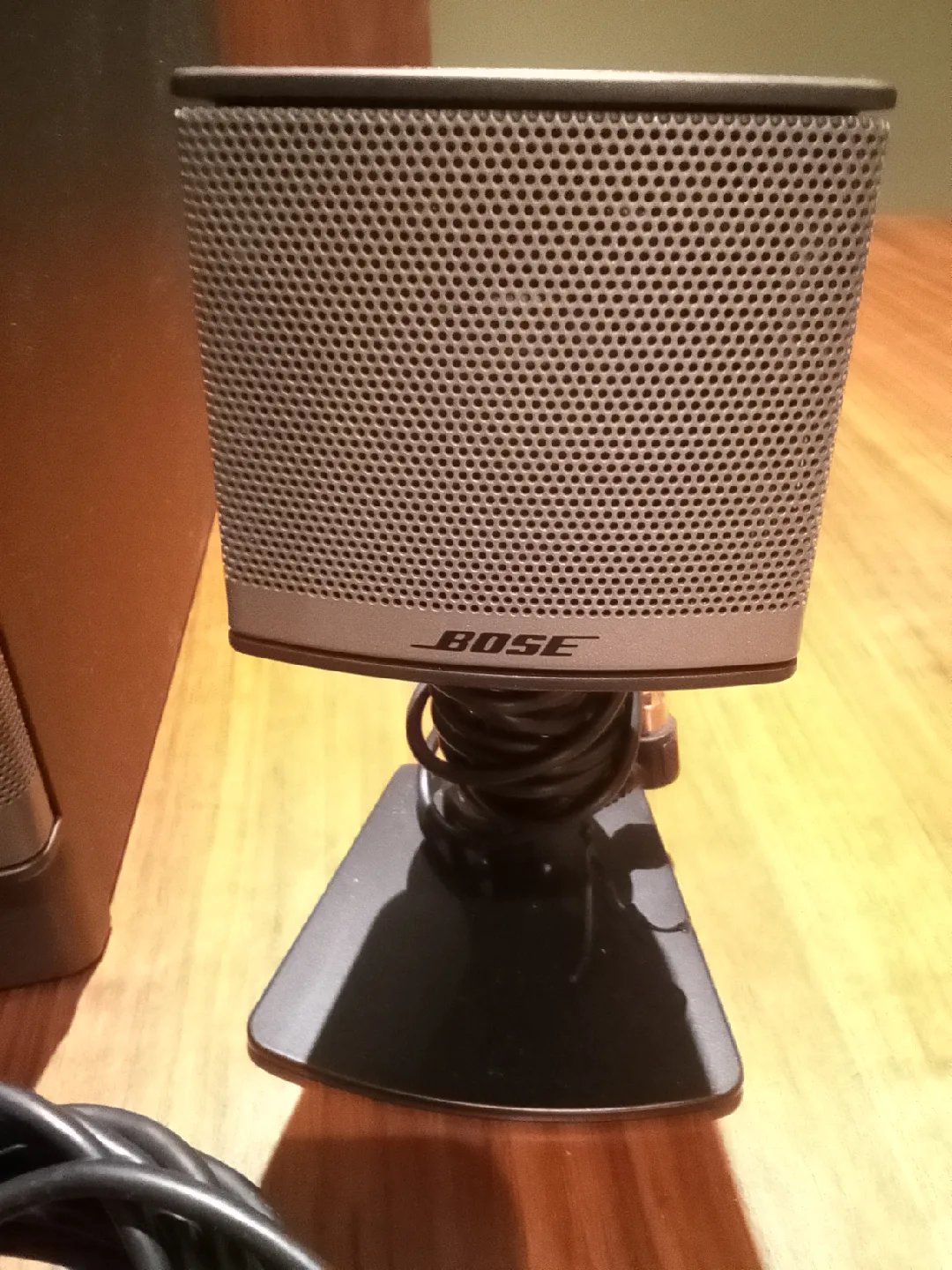 Bose Companion 3 Multimedia Speaker System image indicator(5)