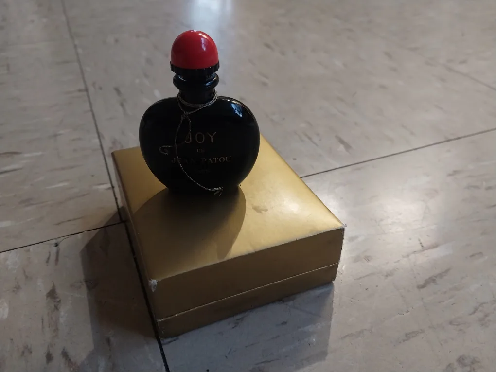 Joy de Jean Patou Paris Parfum image indicator(2)