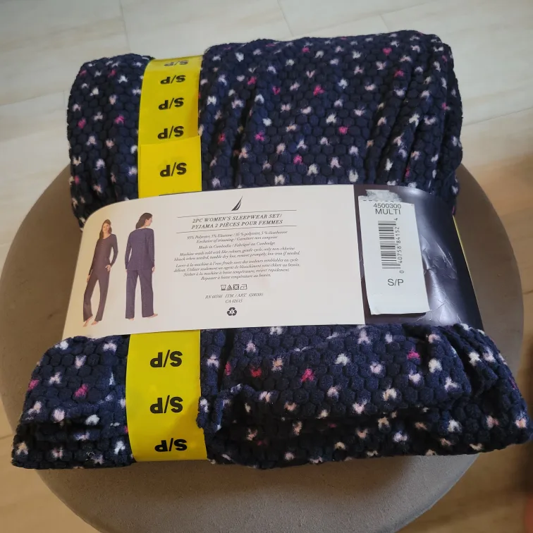 Nautica Women's Sleepwear Set - Size S image indicator(2)