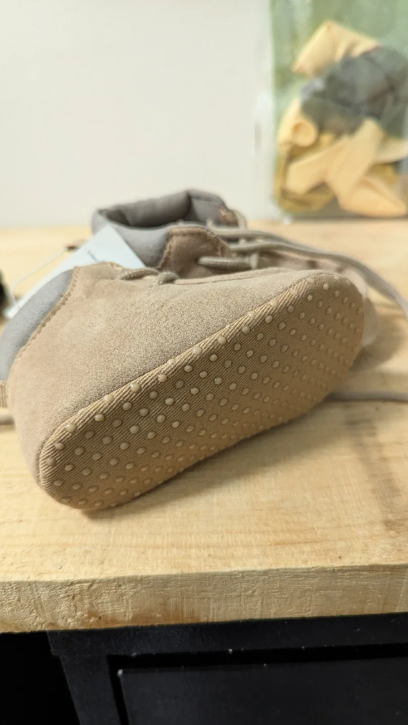 New Old Navy Baby Booties - Size 6-12M image indicator(3)