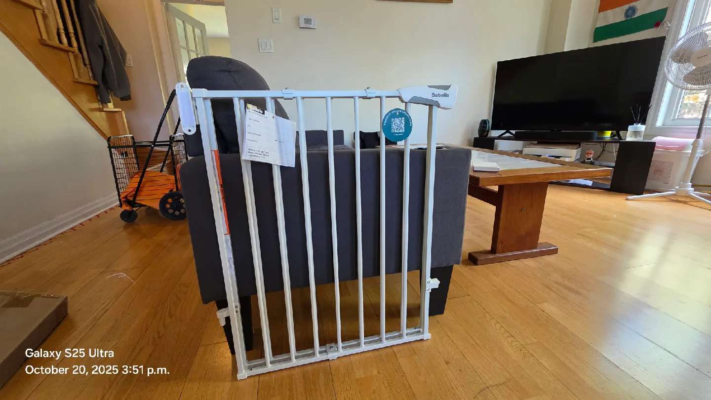 Babelio 26-43" White Auto Close Baby/Dog Gate image indicator(2)