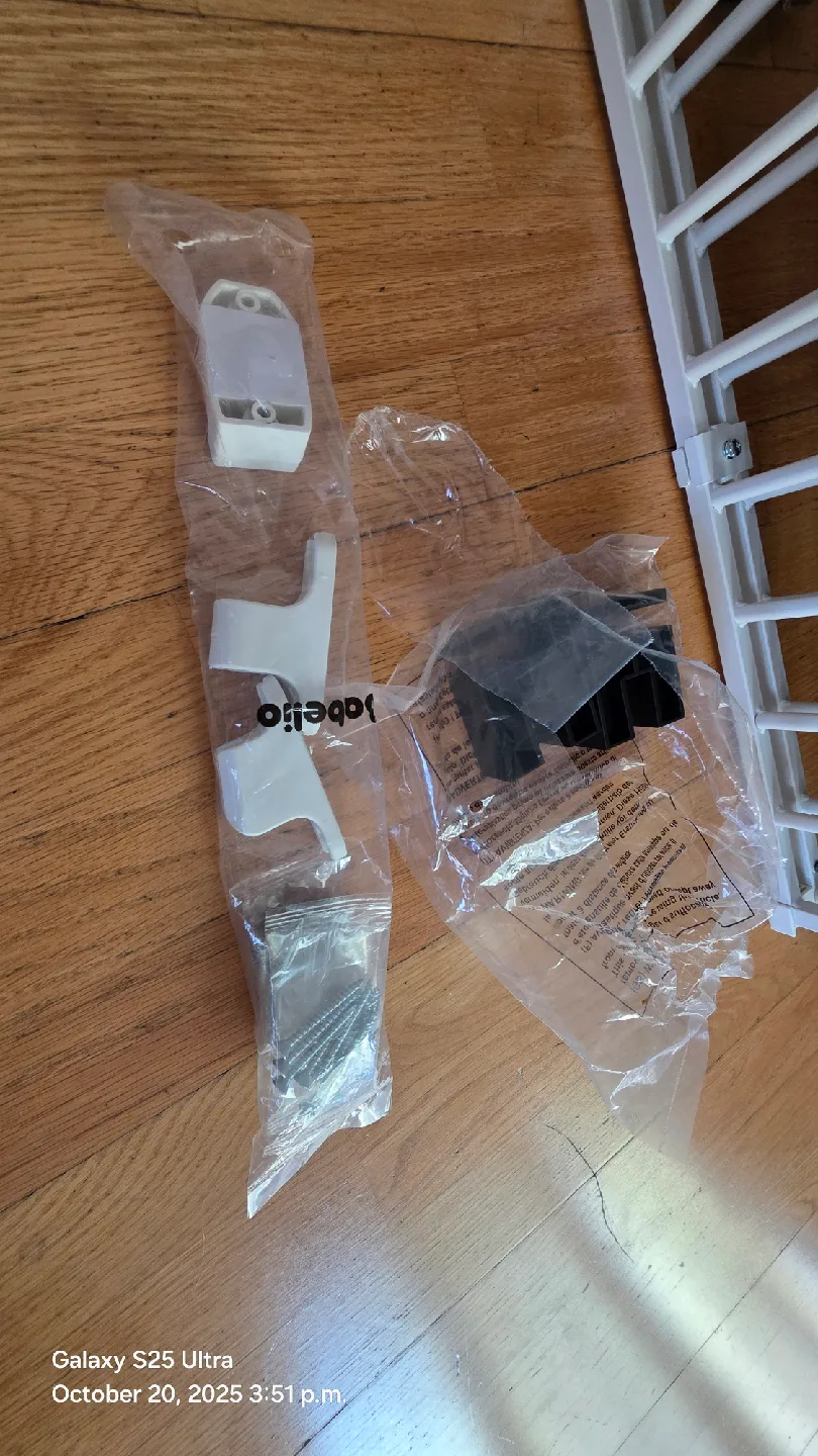 Babelio 26-43" White Auto Close Baby/Dog Gate image indicator(5)