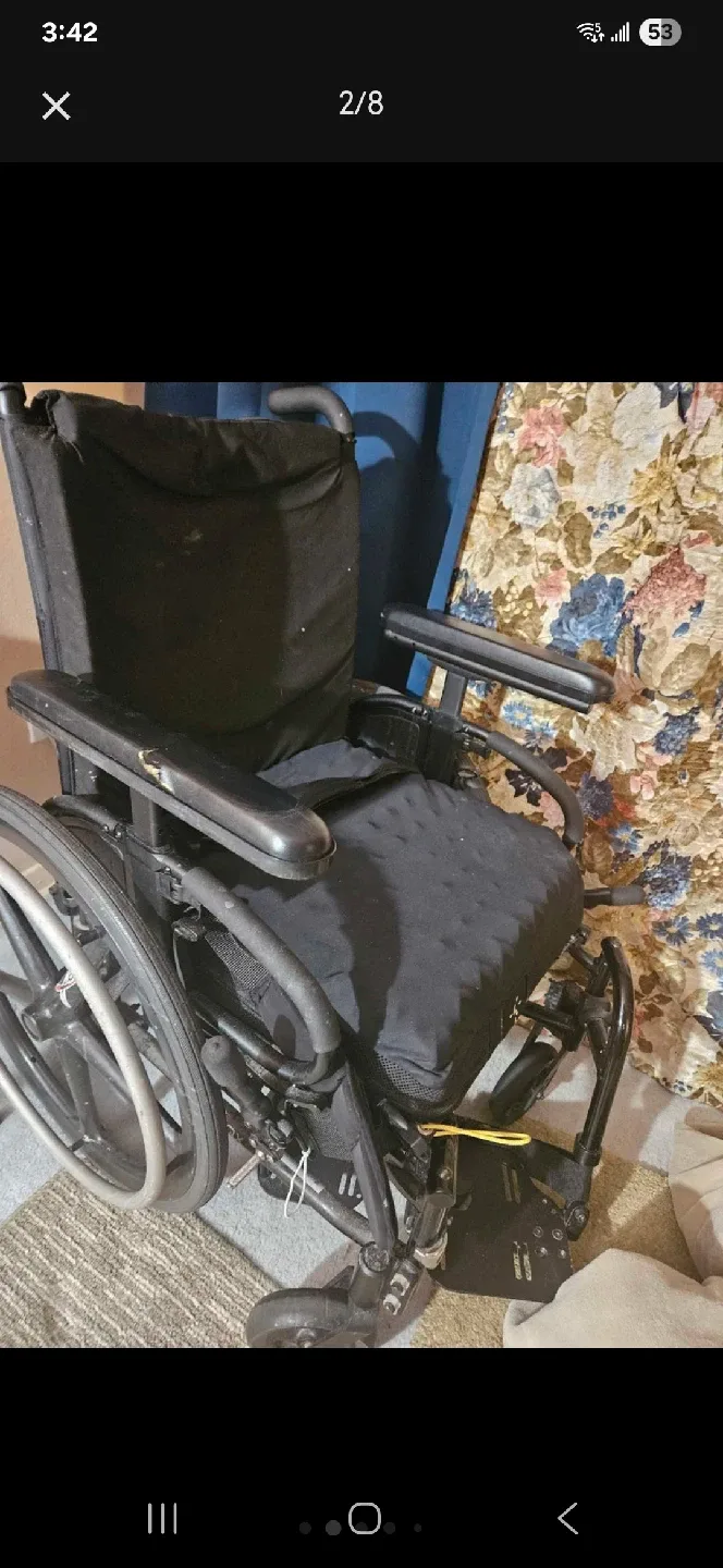 FREE Quickie Z-Core Wheelchair image indicator(8)